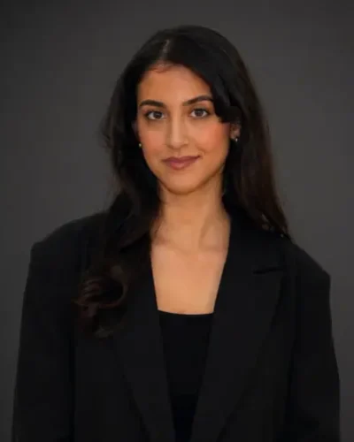 Selin Araz som är biträdande jurist hos Advokatfirman Centra